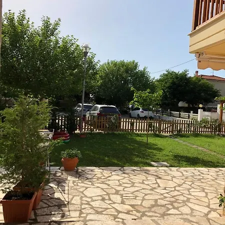 Дом отдыха Porto Paradise Неос-Мармарас